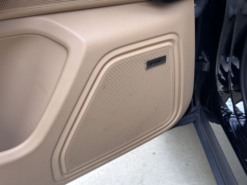 2017 Porsche Macan Image 24