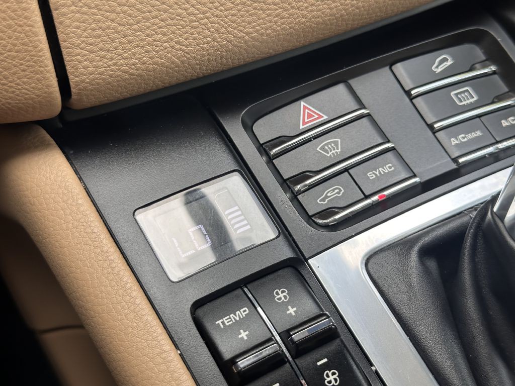 2017 Porsche Macan Image 44