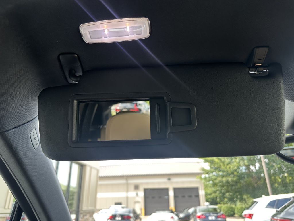 2017 Porsche Macan Image 56