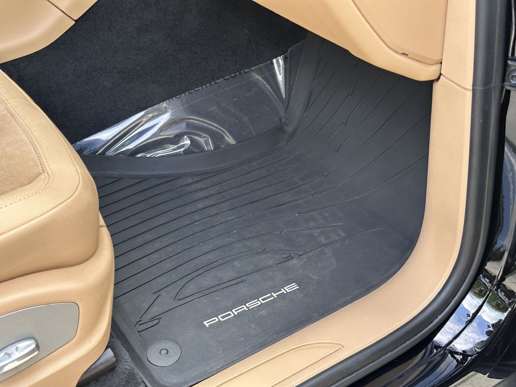 2017 Porsche Macan Image 63