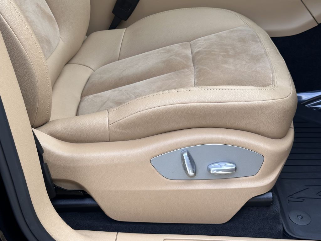 2017 Porsche Macan Image 64