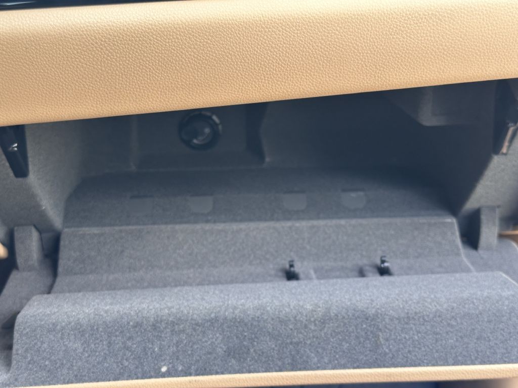 2017 Porsche Macan Image 69