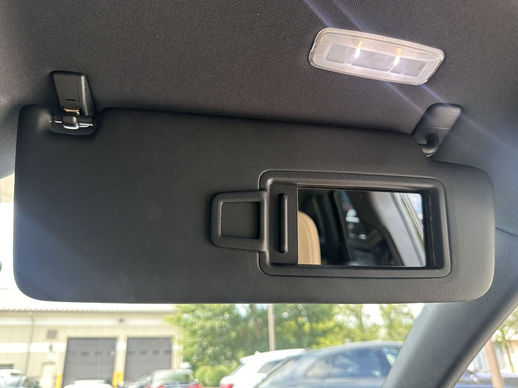 2017 Porsche Macan Image 71