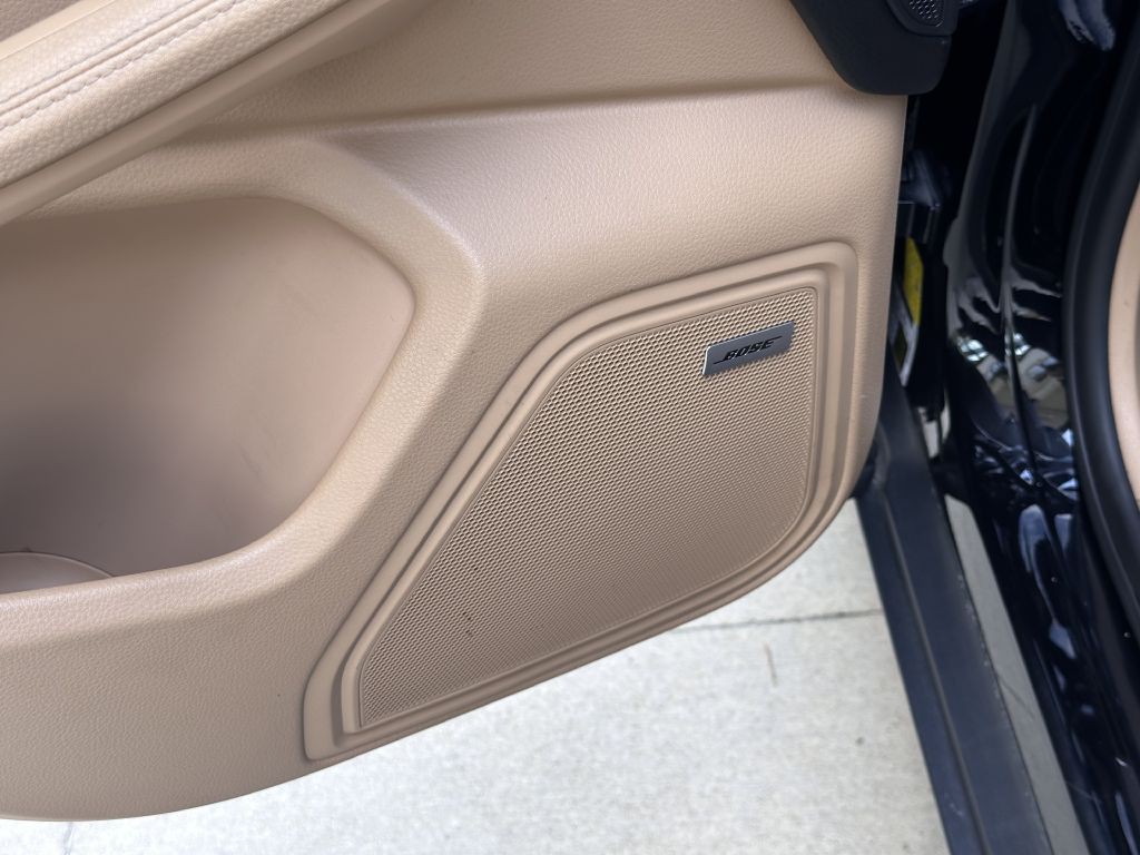 2017 Porsche Macan Image 75