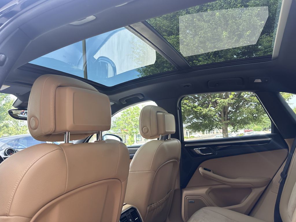 2017 Porsche Macan Image 80