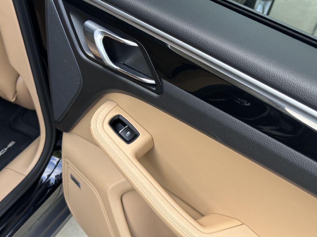 2017 Porsche Macan Image 84