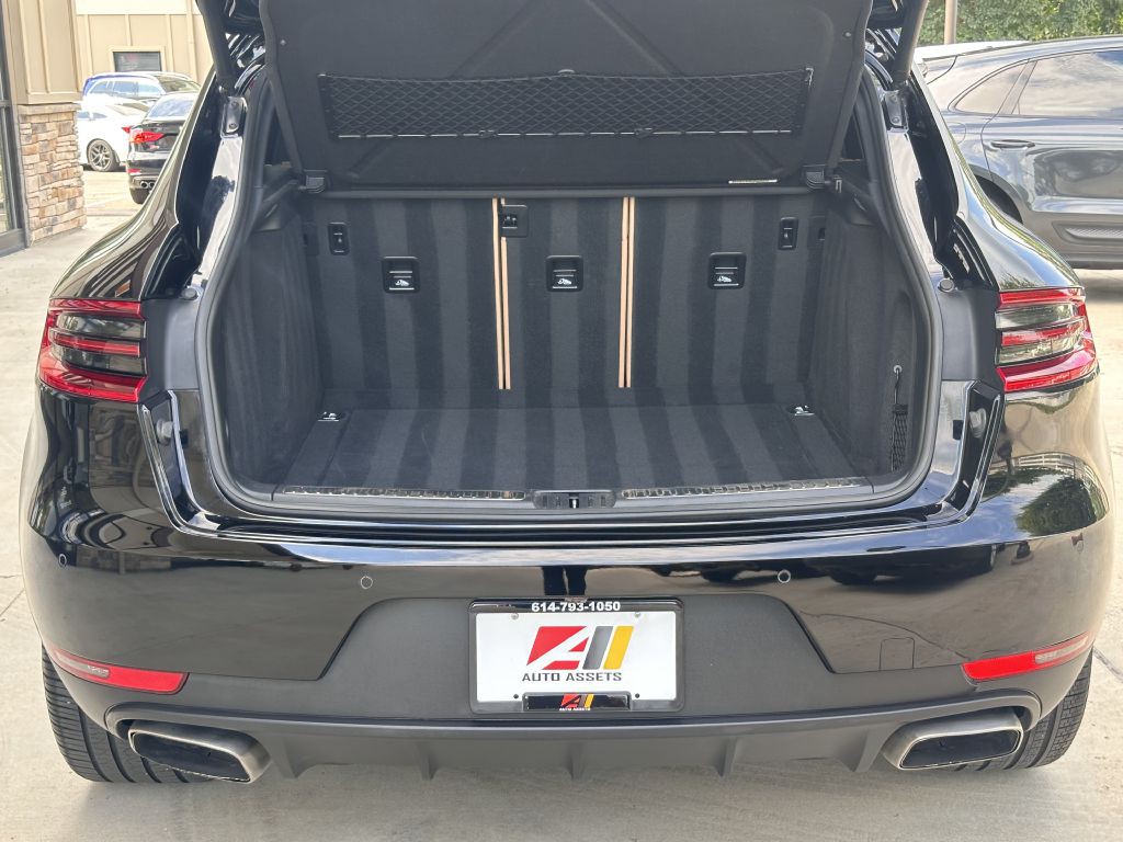 2017 Porsche Macan Image 91