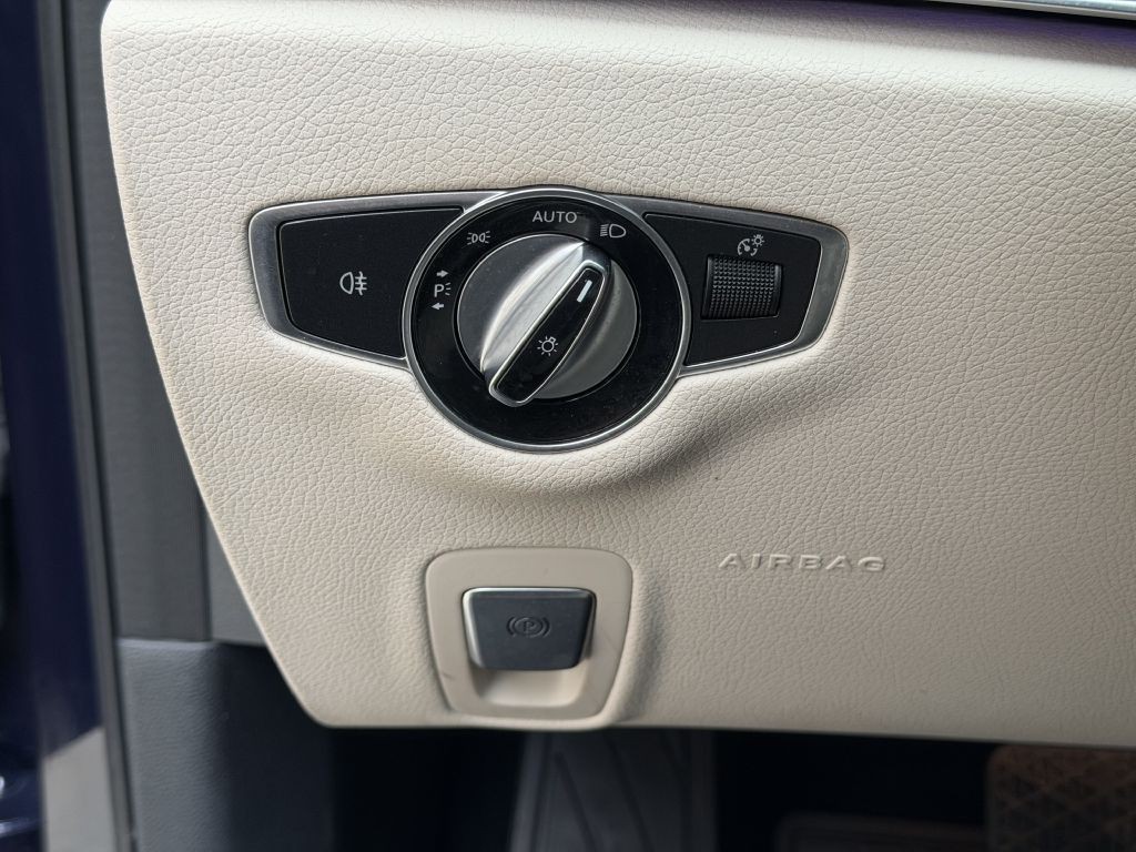 2020 Mercedes-Benz E-Class Image 32