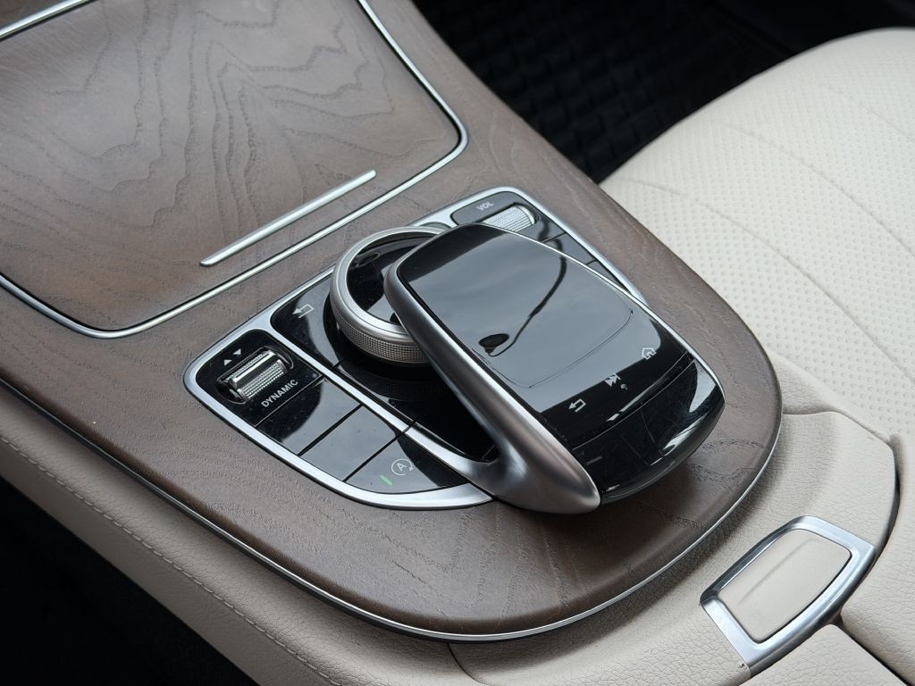 2020 Mercedes-Benz E-Class Image 45