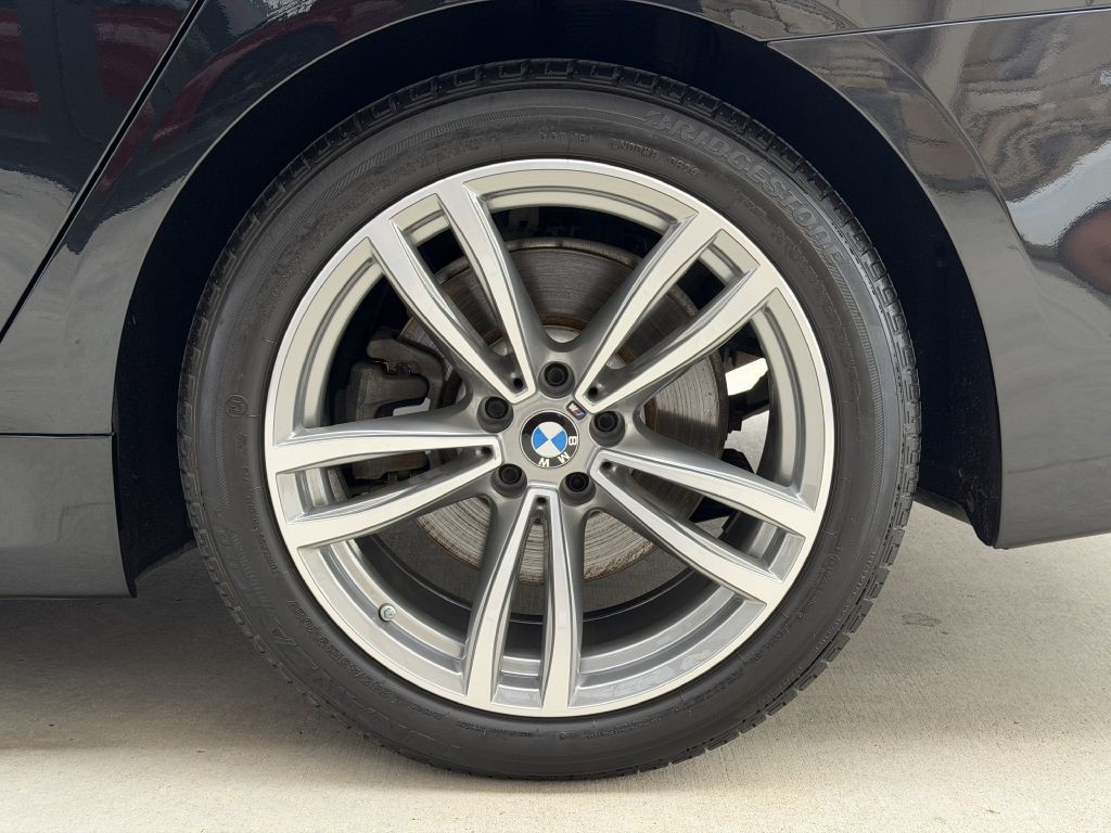 2019 BMW 7 Series Image 16