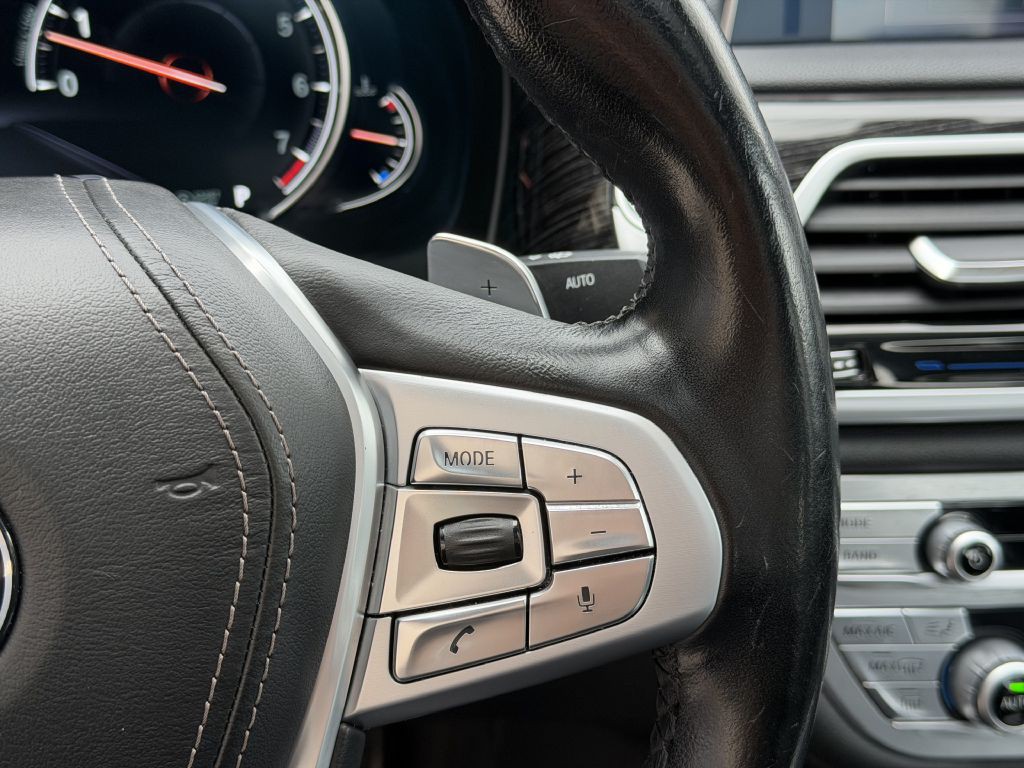 2019 BMW 7 Series Image 36