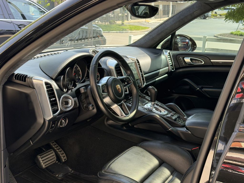 2018 Porsche Cayenne Image 16
