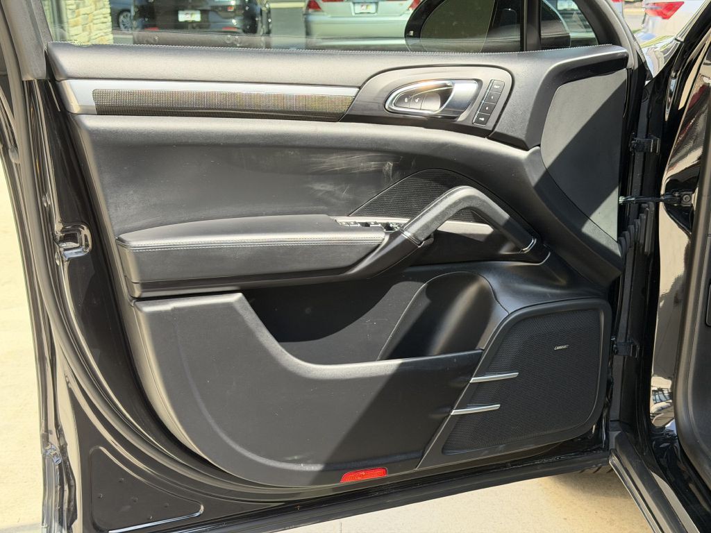 2018 Porsche Cayenne Image 17