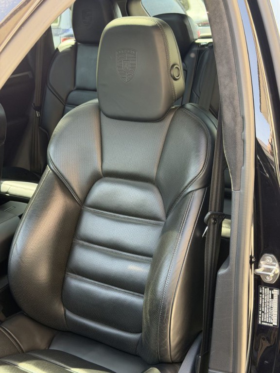 2018 Porsche Cayenne Image 24