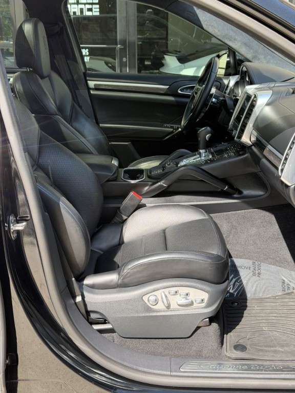 2018 Porsche Cayenne Image 55