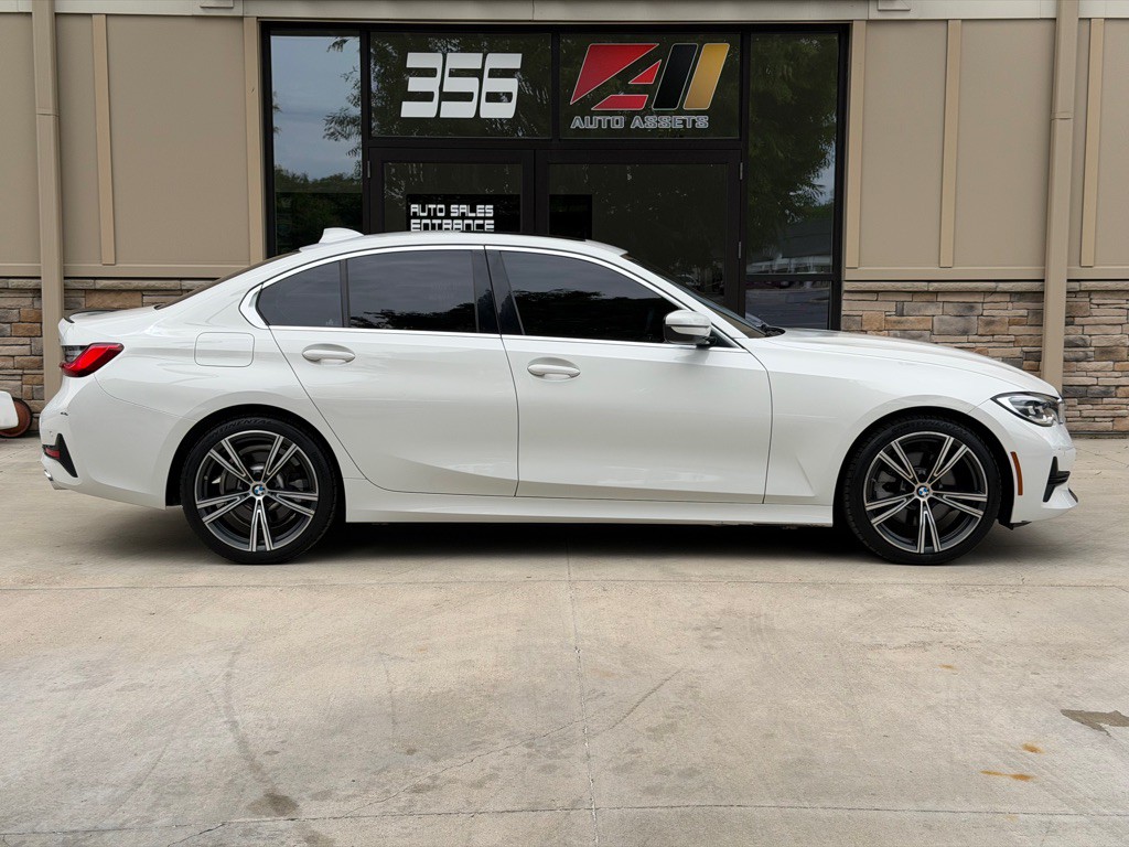 2021 BMW 3 Series Image 2