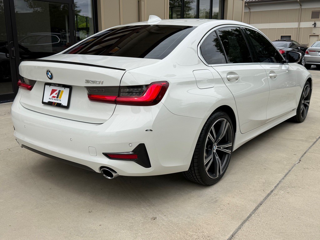 2021 BMW 3 Series Image 12