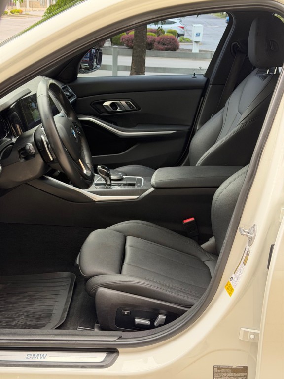 2021 BMW 3 Series Image 24