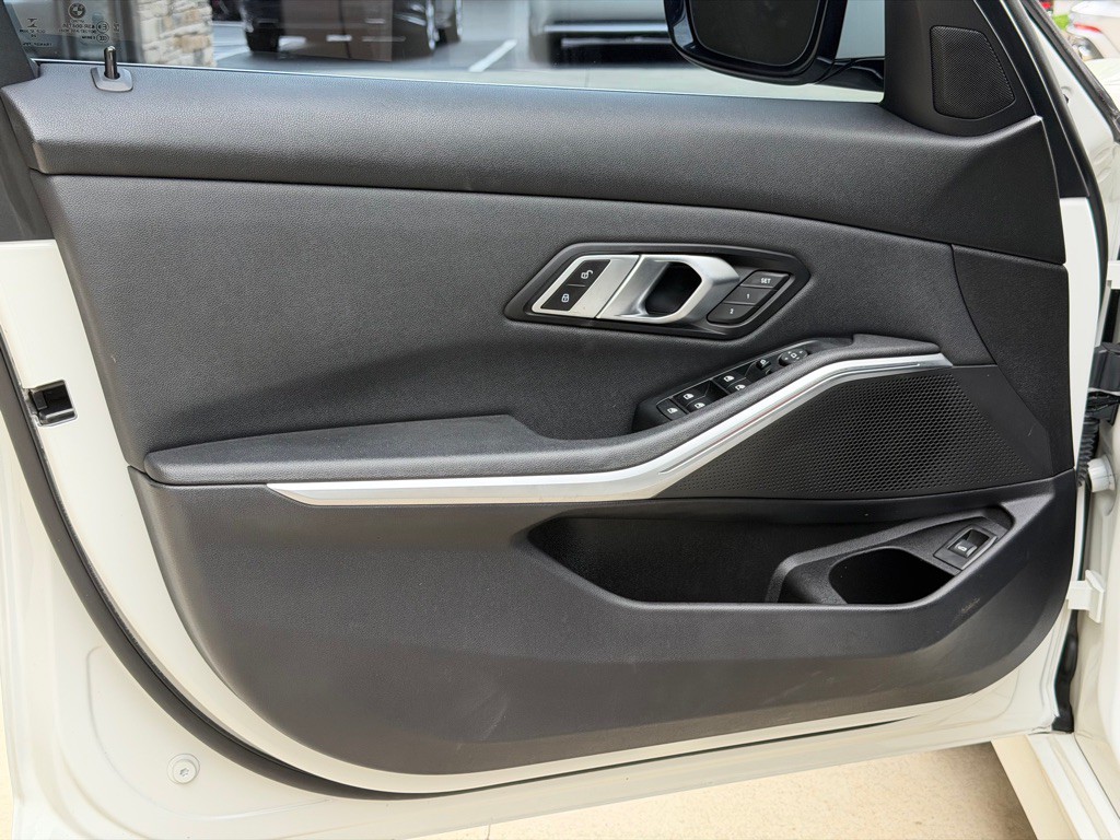 2021 BMW 3 Series Image 26