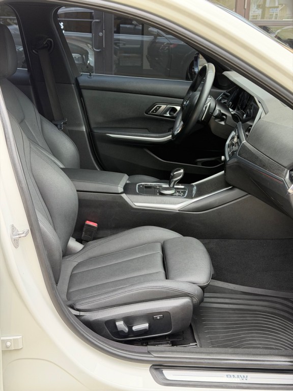 2021 BMW 3 Series Image 58