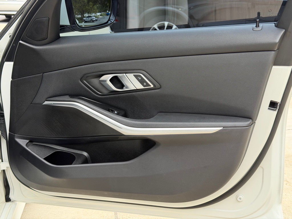 2021 BMW 3 Series Image 60