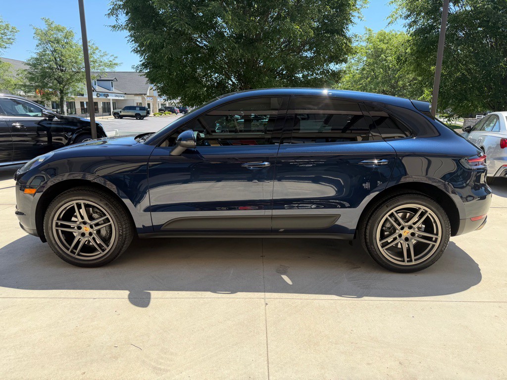 2021 Porsche Macan Image 6