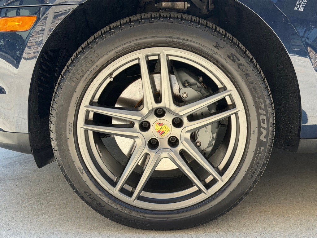 2021 Porsche Macan Image 17