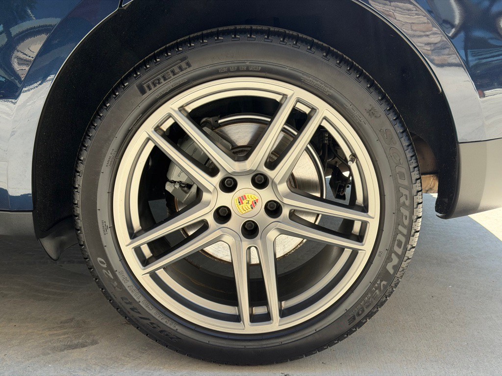 2021 Porsche Macan Image 18