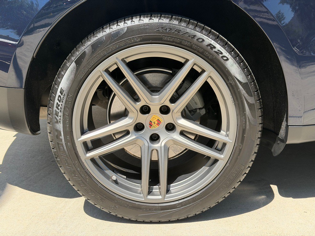2021 Porsche Macan Image 19