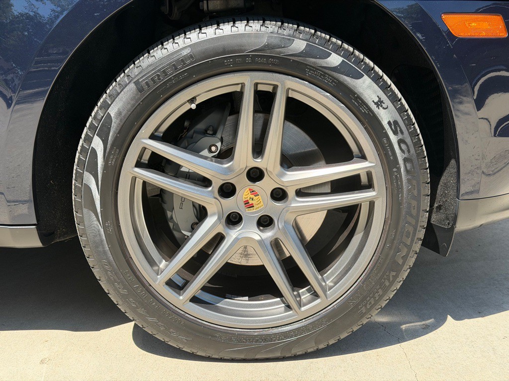 2021 Porsche Macan Image 20