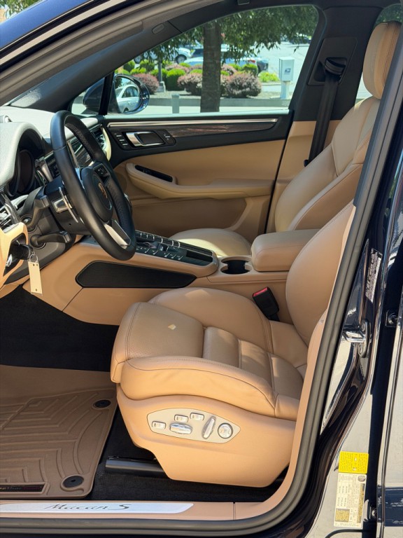 2021 Porsche Macan Image 21