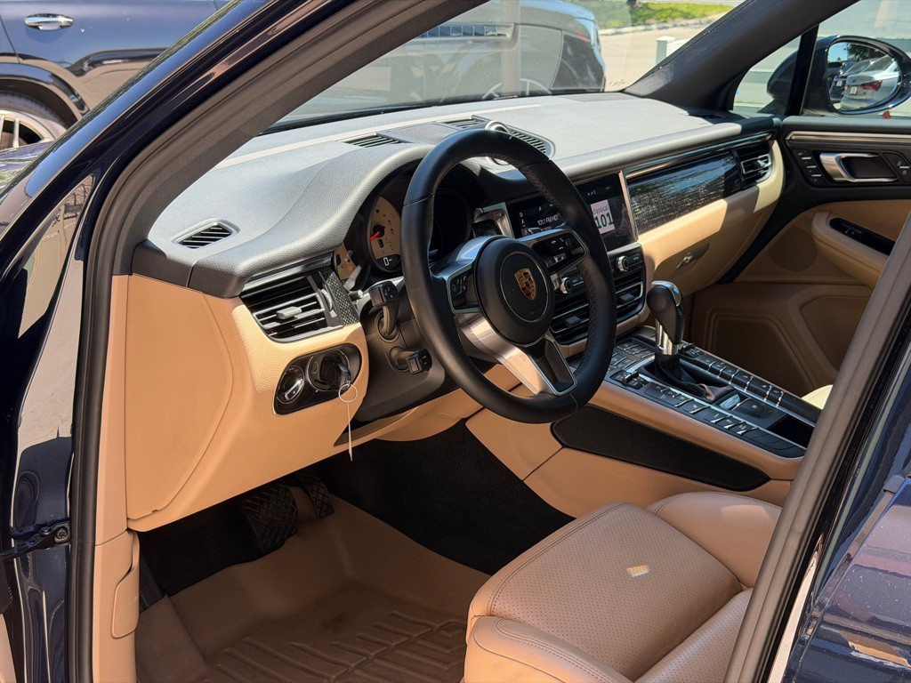 2021 Porsche Macan Image 22