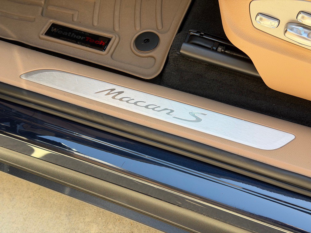 2021 Porsche Macan Image 28