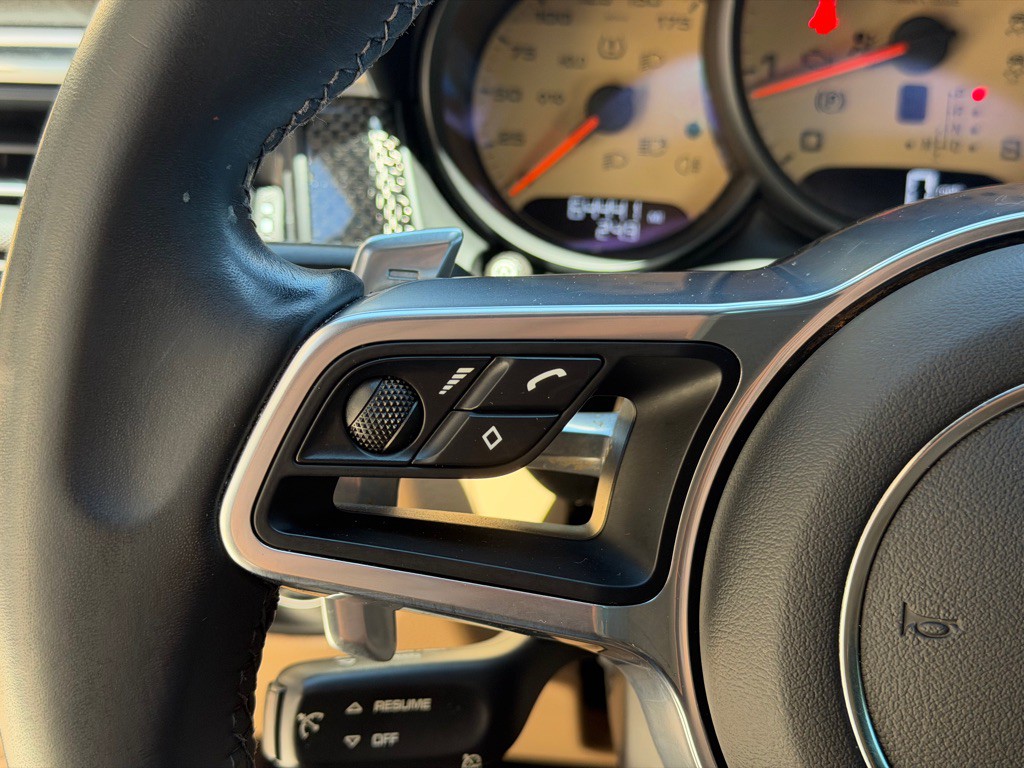 2021 Porsche Macan Image 37