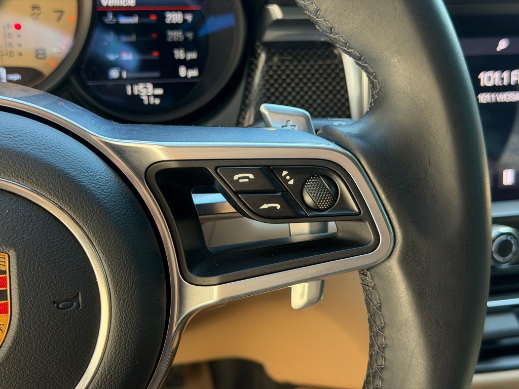 2021 Porsche Macan Image 38