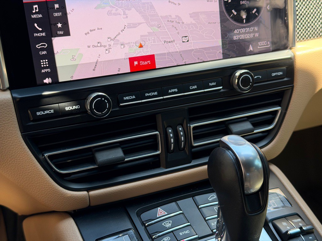 2021 Porsche Macan Image 46