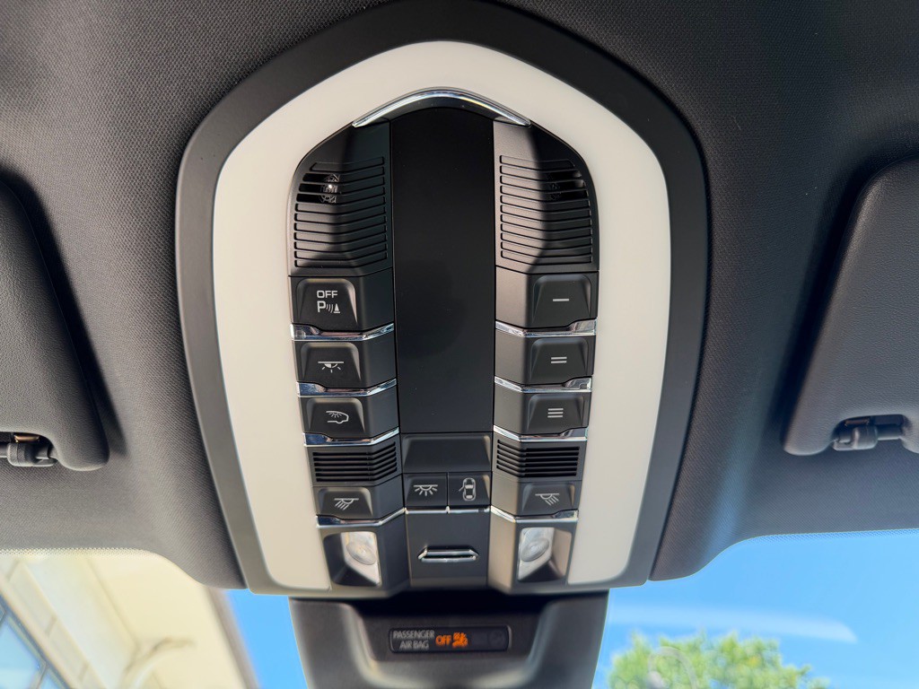 2021 Porsche Macan Image 59
