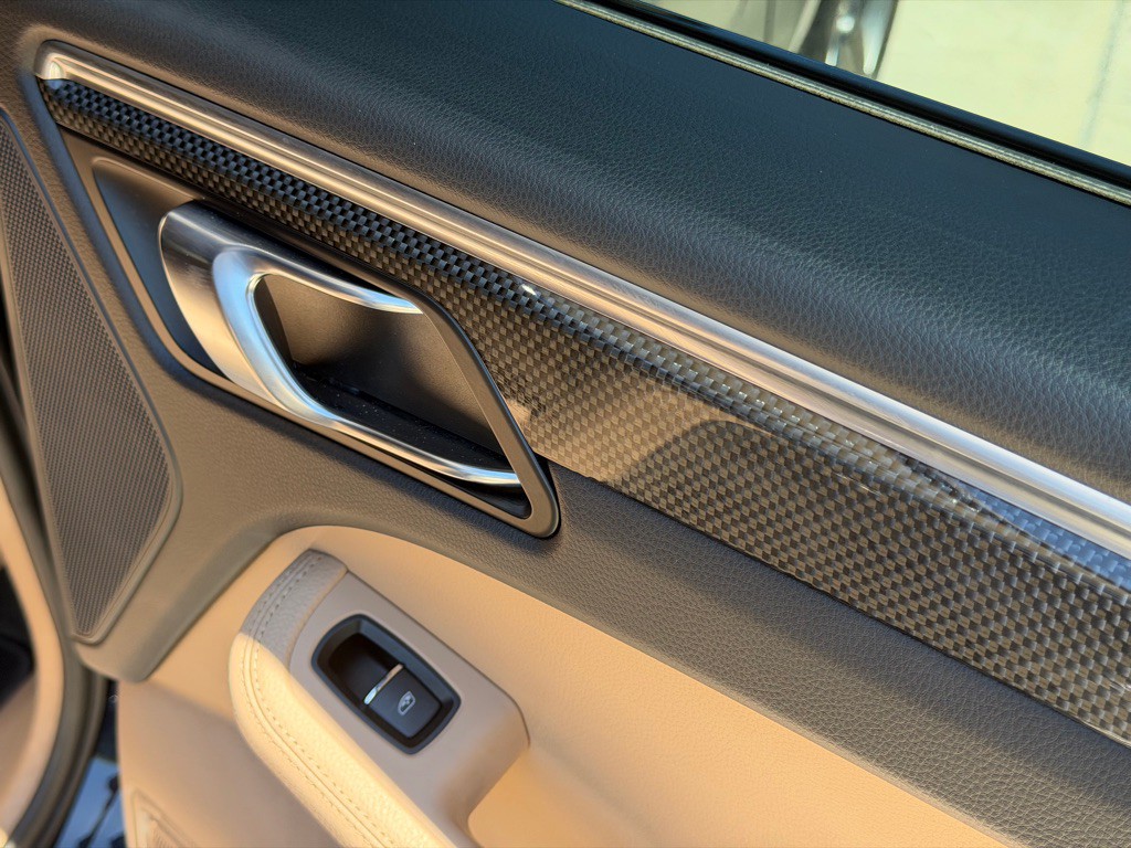 2021 Porsche Macan Image 86