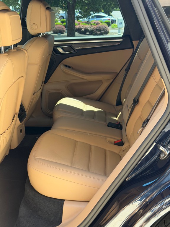 2021 Porsche Macan Image 93