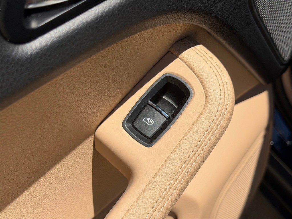 2021 Porsche Macan Image 98