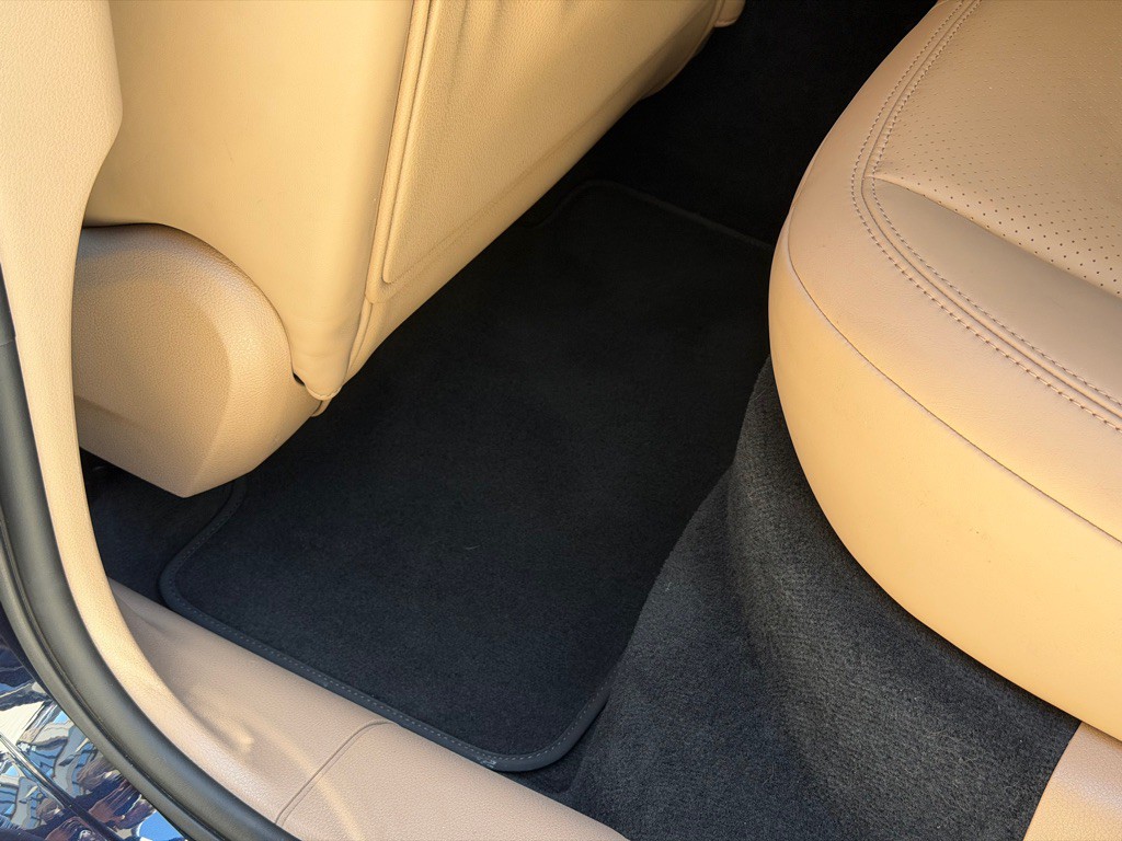 2021 Porsche Macan Image 100