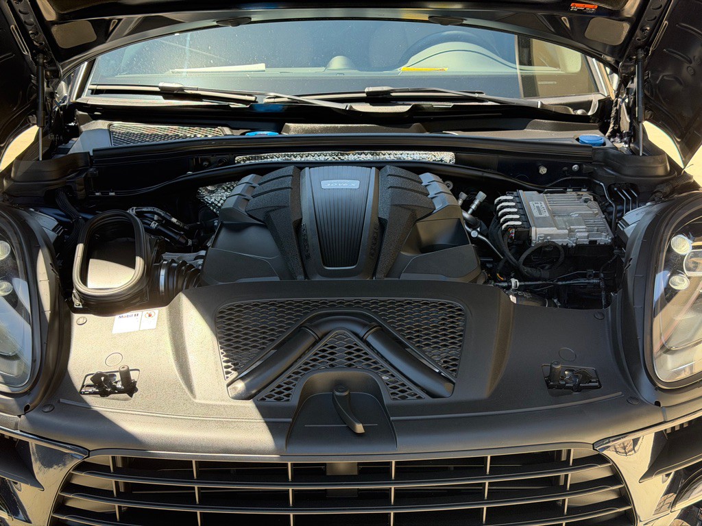 2021 Porsche Macan Image 107