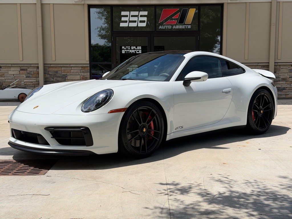 2023 Porsche 911 Image 1