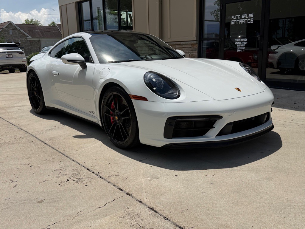 2023 Porsche 911 Image 3
