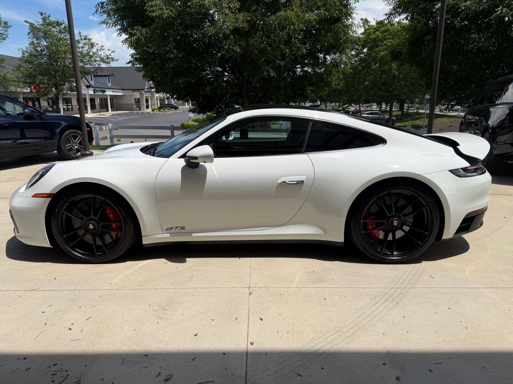 2023 Porsche 911 Image 6