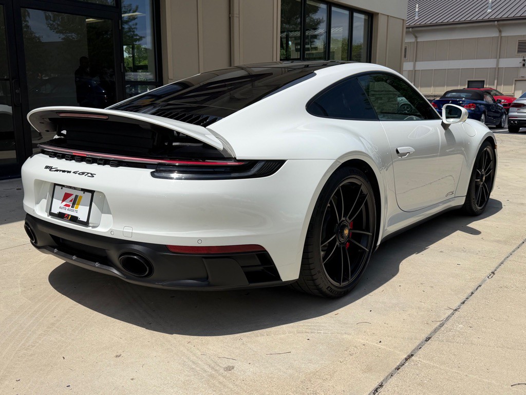 2023 Porsche 911 Image 9
