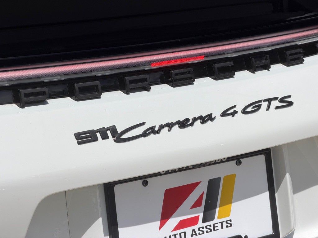2023 Porsche 911 Image 17