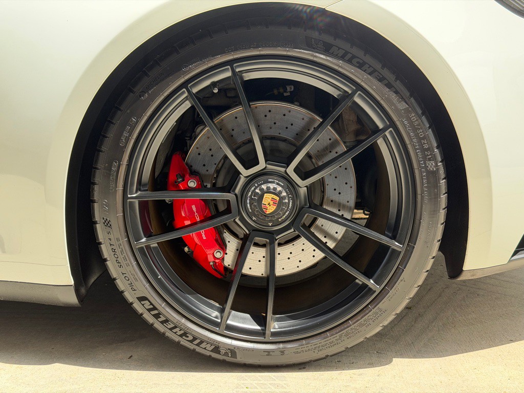 2023 Porsche 911 Image 19