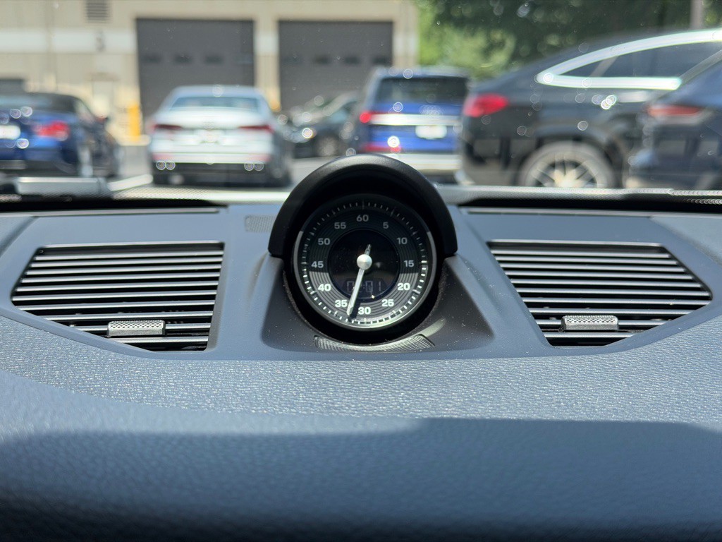 2023 Porsche 911 Image 43