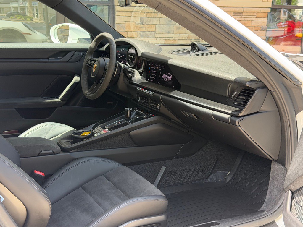 2023 Porsche 911 Image 60